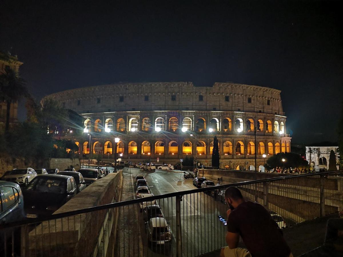 Superattico Sul Colosseo روما المظهر الخارجي الصورة